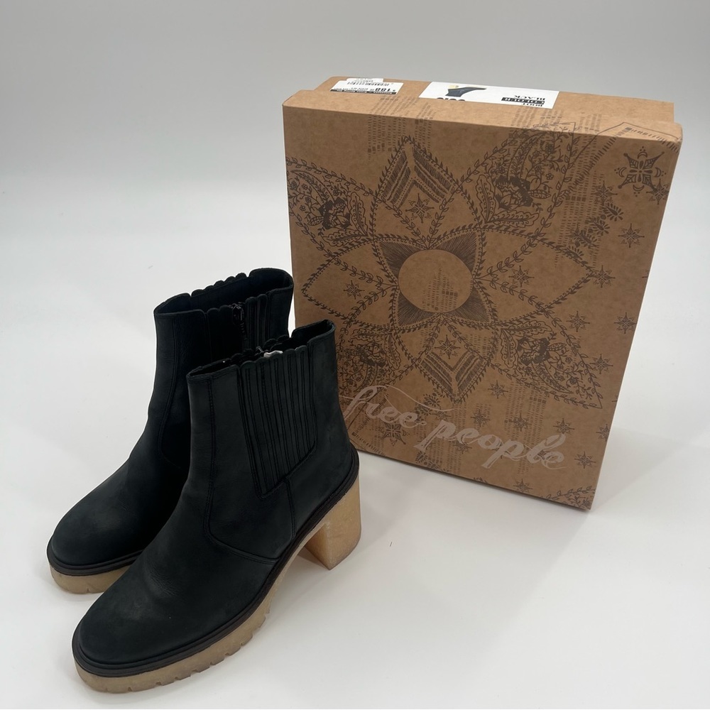 NWT Free People James Chelsea Black Boots Chunky Feels Ankle Booties 38.5 US 8.5 - Picture 7 of 16